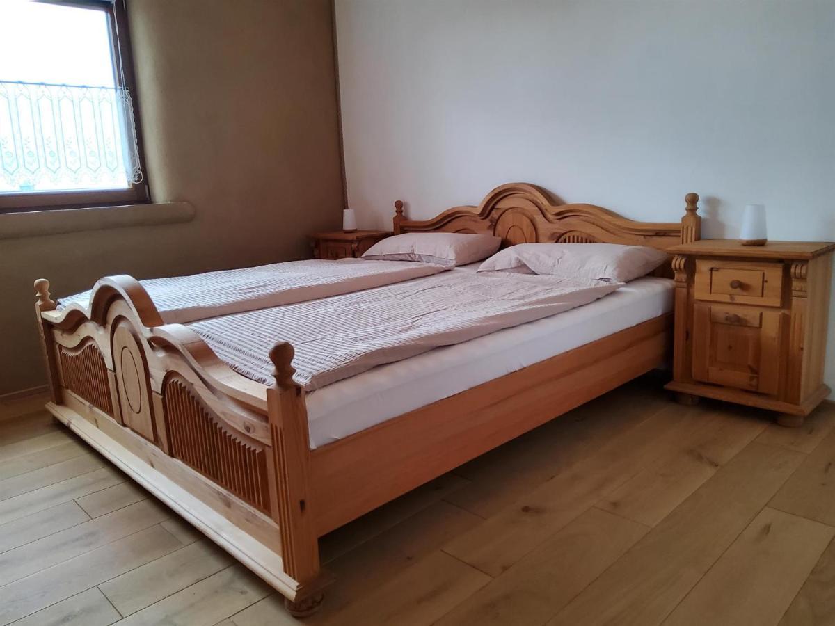Strohballenhaus Хофбибер Экстерьер фото